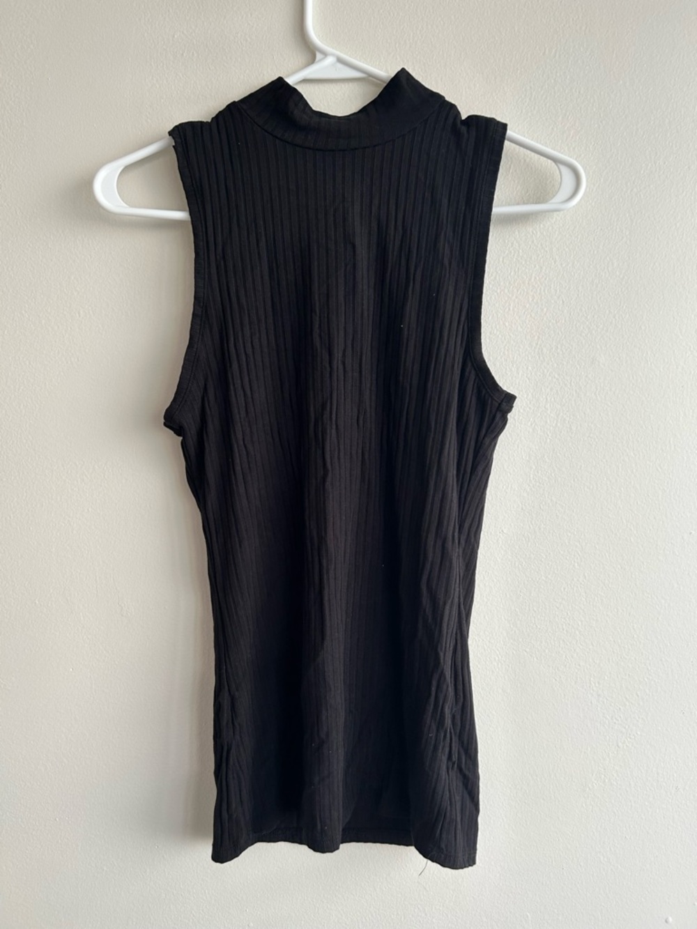Forever 21 Sleeveless Mock Neck Ribbed Tank Top - Black